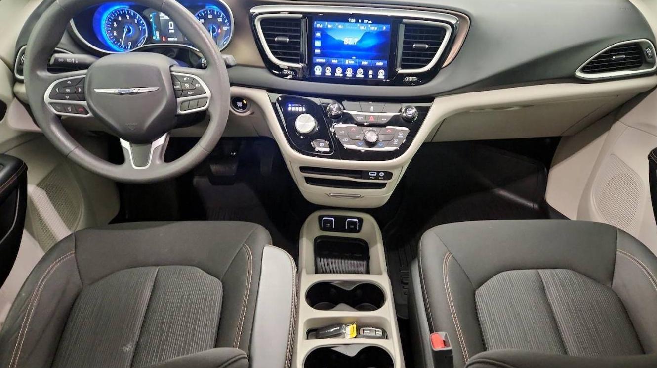 CHRYSLER PACIFICA 2017 2C4RC1DG3HR663639 image