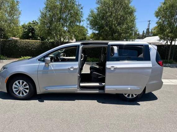 CHRYSLER PACIFICA 2017 2C4RC1BGXHR534817 image