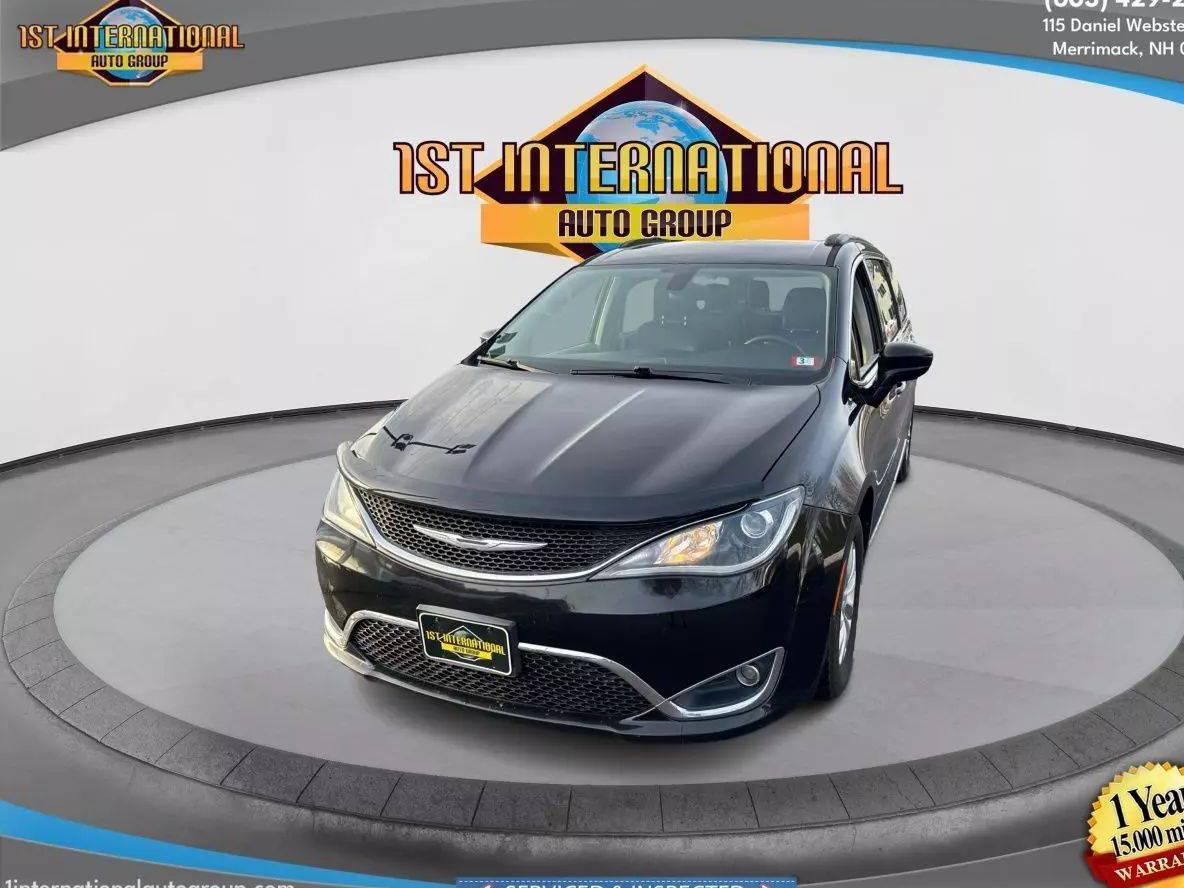 CHRYSLER PACIFICA 2017 2C4RC1BG3HR734440 image