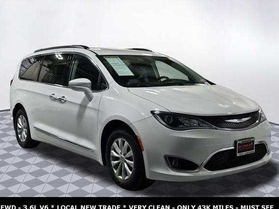 CHRYSLER PACIFICA 2017 2C4RC1BG1HR527545 image