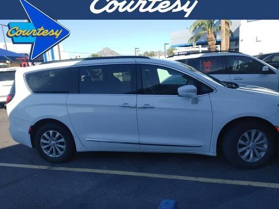 CHRYSLER PACIFICA 2017 2C4RC1BG2HR539901 image