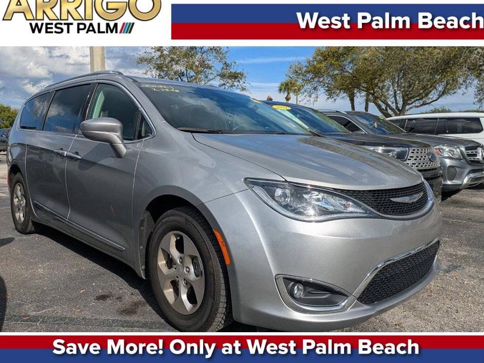 CHRYSLER PACIFICA 2017 2C4RC1EG2HR677062 image