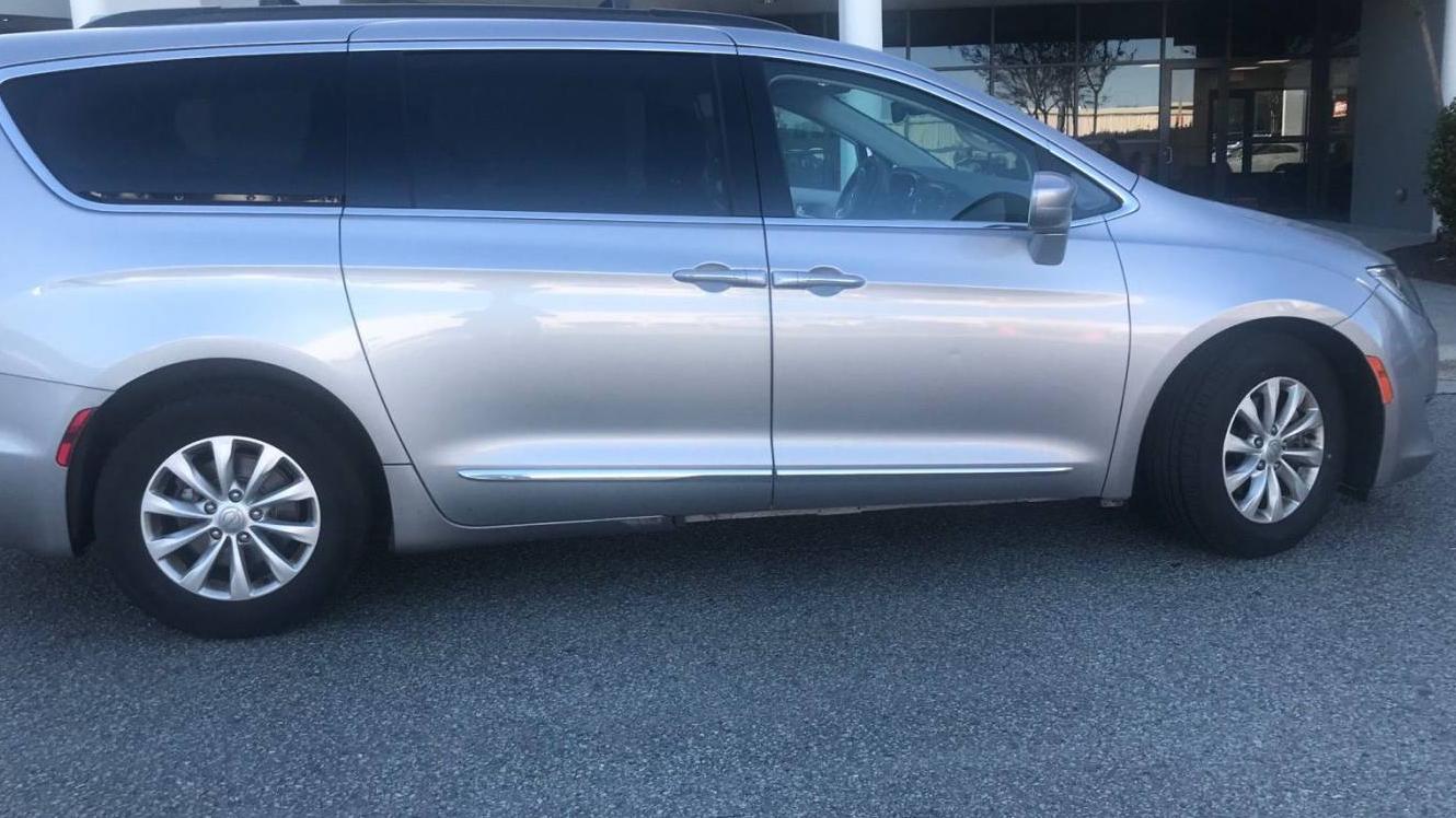 CHRYSLER PACIFICA 2017 2C4RC1BG3HR720215 image