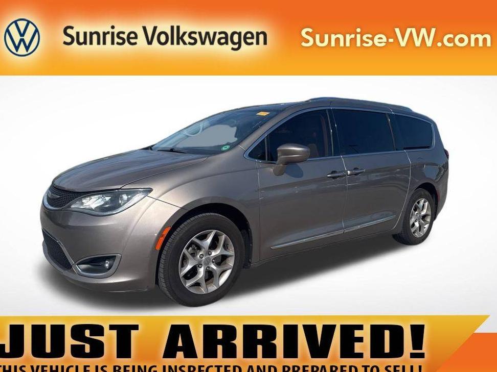 CHRYSLER PACIFICA 2017 2C4RC1EG4HR748844 image