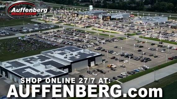 CHRYSLER PACIFICA 2017 2C4RC1DG1HR537733 image