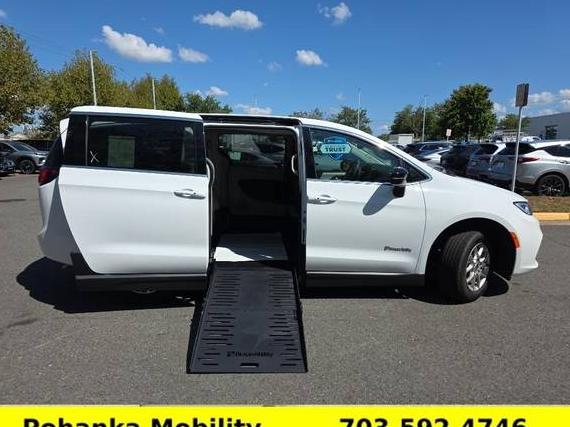 CHRYSLER PACIFICA 2024 2C4RC1BG2RR204381 image CHRYSLER PACIFICA 2024 2C4RC1BG2RR204381 image