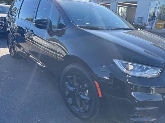 CHRYSLER PACIFICA 2024 2C4RC1GG7RR133705 image