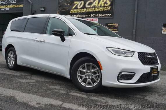CHRYSLER PACIFICA 2024 2C4RC1BG1RR114557 image