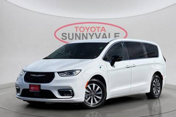 CHRYSLER PACIFICA 2024 2C4RC1S75RR117929 image