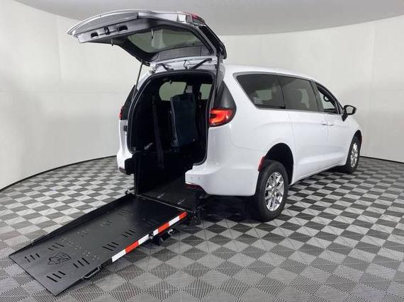 CHRYSLER PACIFICA 2024 2C4RC1FG9RR120679 image