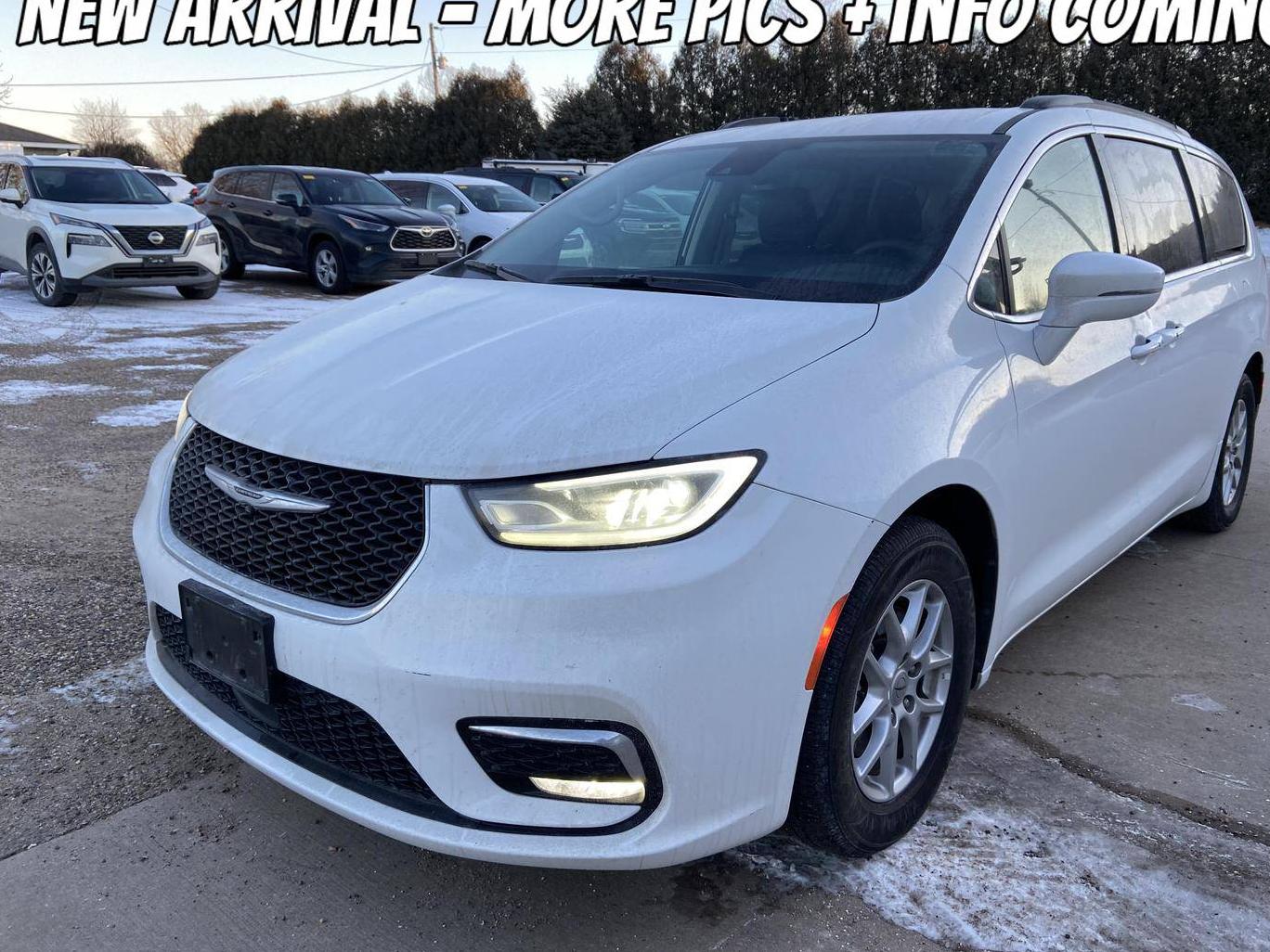 CHRYSLER PACIFICA 2022 2C4RC1BG1NR211929 image