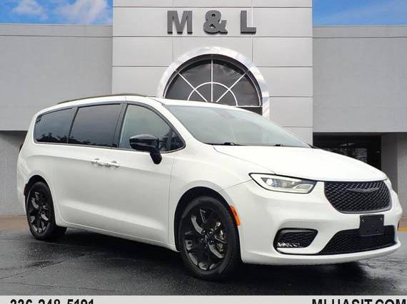 CHRYSLER PACIFICA 2025 2C4RC1GG4SR515079 image