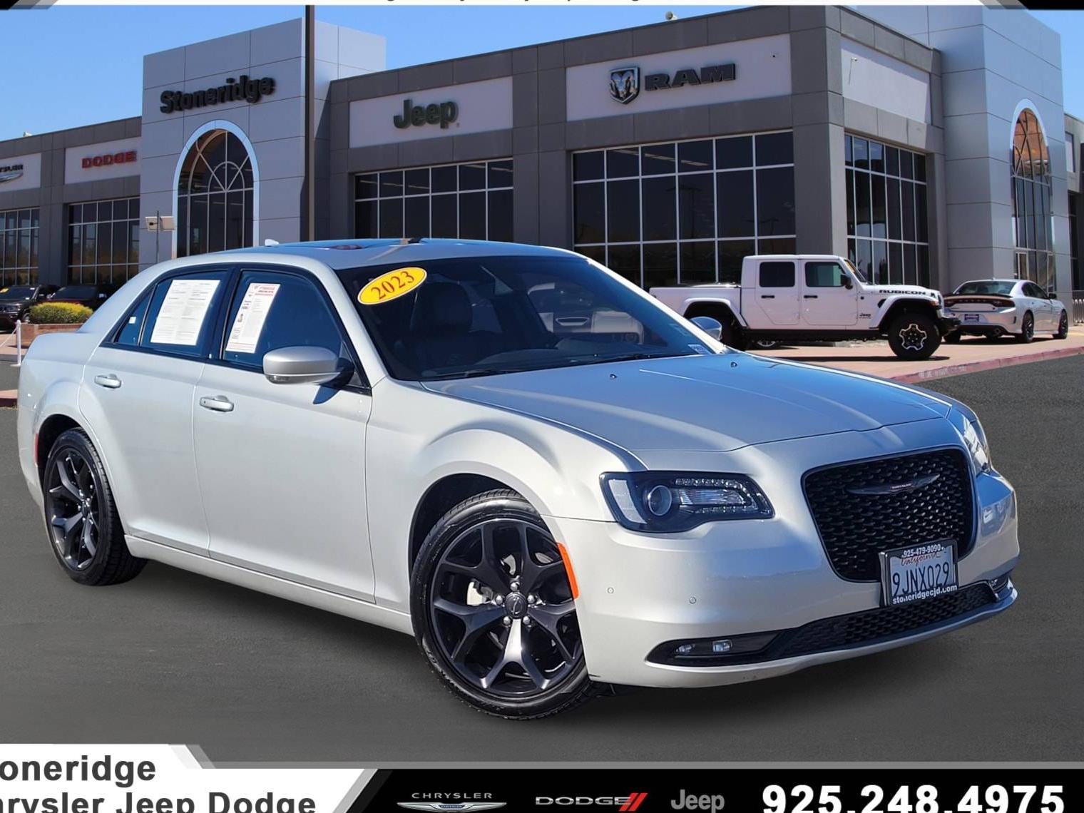 CHRYSLER 300 2023 2C3CCABG2PH637051 image