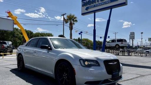 CHRYSLER 300 2019 2C3CCAAG4KH728946 image