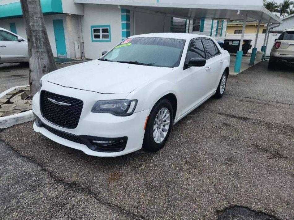 CHRYSLER 300 2019 2C3CCAAG9KH735035 image