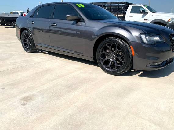CHRYSLER 300 2019 2C3CCABG7KH515164 image