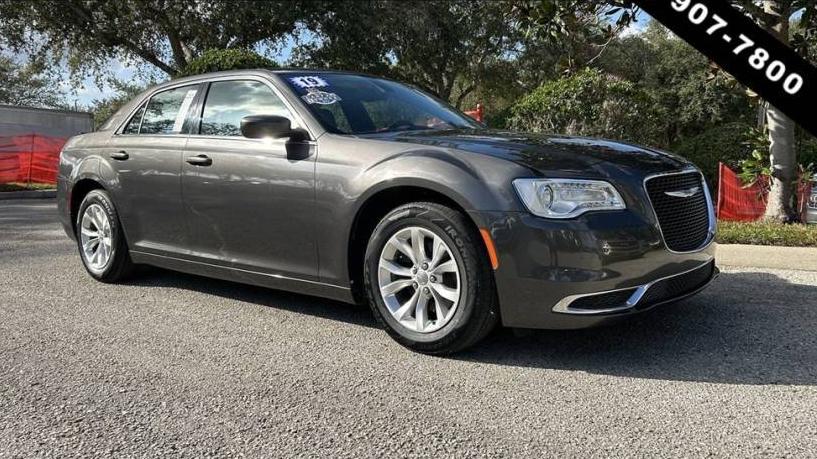 CHRYSLER 300 2019 2C3CCAAGXKH737182 image