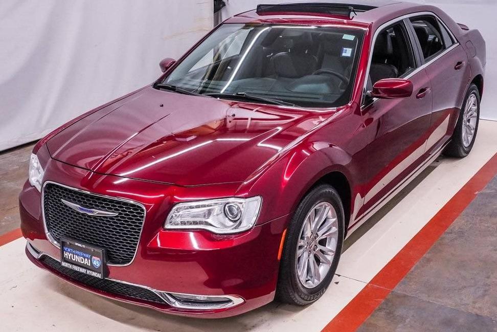 CHRYSLER 300 2018 2C3CCAAG8JH332016 image