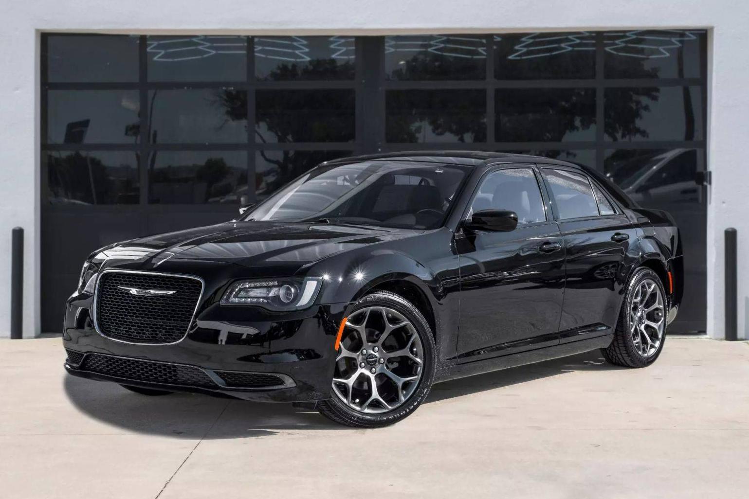 CHRYSLER 300 2018 2C3CCAAG2JH253764 image