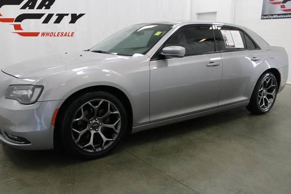 CHRYSLER 300 2018 2C3CCABG1JH285555 image