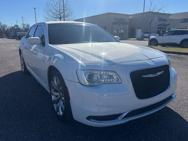 CHRYSLER 300 2018 2C3CCAAGXJH257920 image