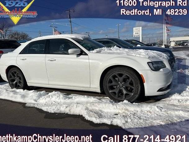 CHRYSLER 300 2022 2C3CCABG2NH256457 image