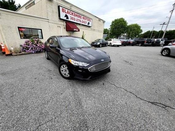 FORD FUSION 2019 3FA6P0G77KR158904 image