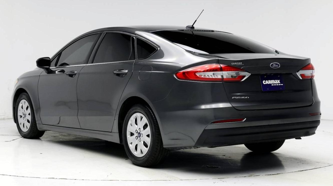 FORD FUSION 2019 3FA6P0G77KR231527 image