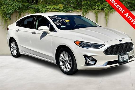 FORD FUSION 2019 3FA6P0SU8KR215883 image