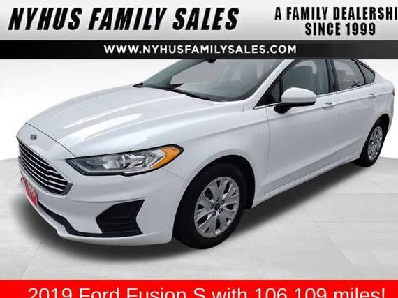 FORD FUSION 2019 3FA6P0G72KR126510 image