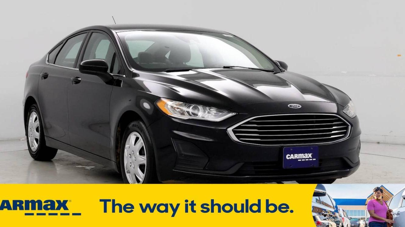 FORD FUSION 2019 3FA6P0G70KR173213 image