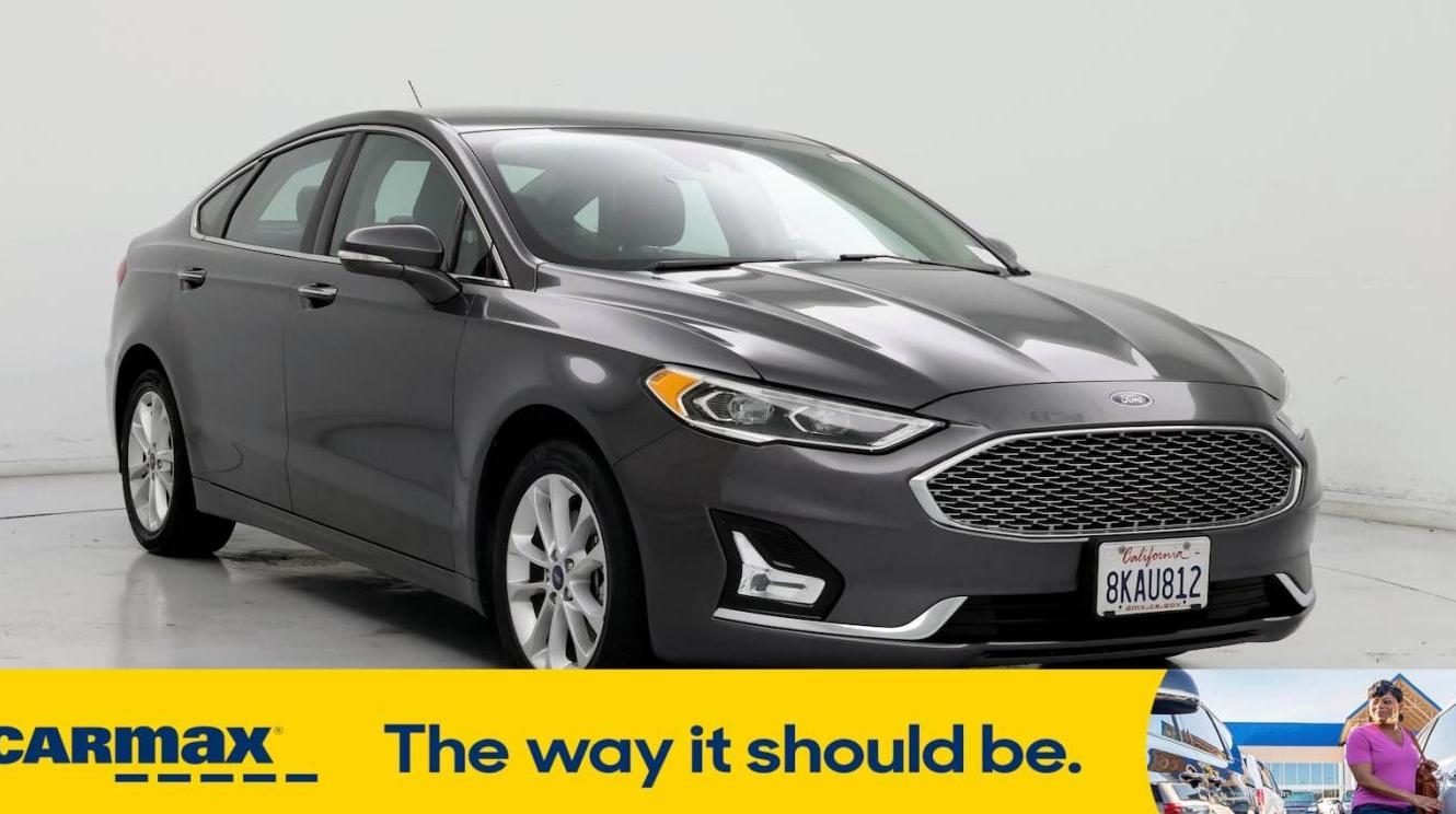 FORD FUSION 2019 3FA6P0SU3KR232400 image