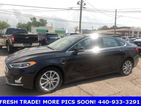 FORD FUSION 2019 3FA6P0SU2KR192567 image
