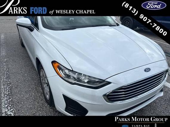 FORD FUSION 2019 3FA6P0G70KR194210 image
