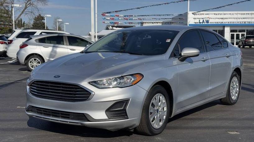 FORD FUSION 2019 3FA6P0G74KR130428 image