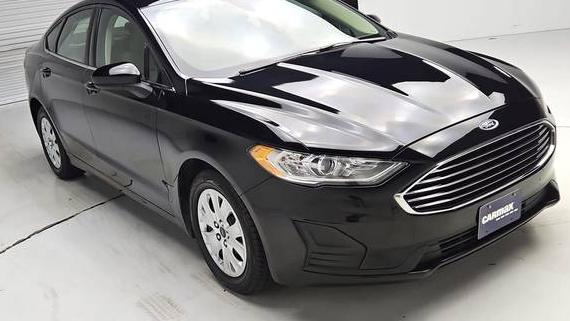 FORD FUSION 2019 3FA6P0G78KR282180 image