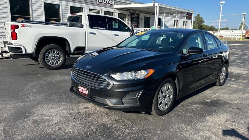 FORD FUSION 2019 3FA6P0G74KR151554 image