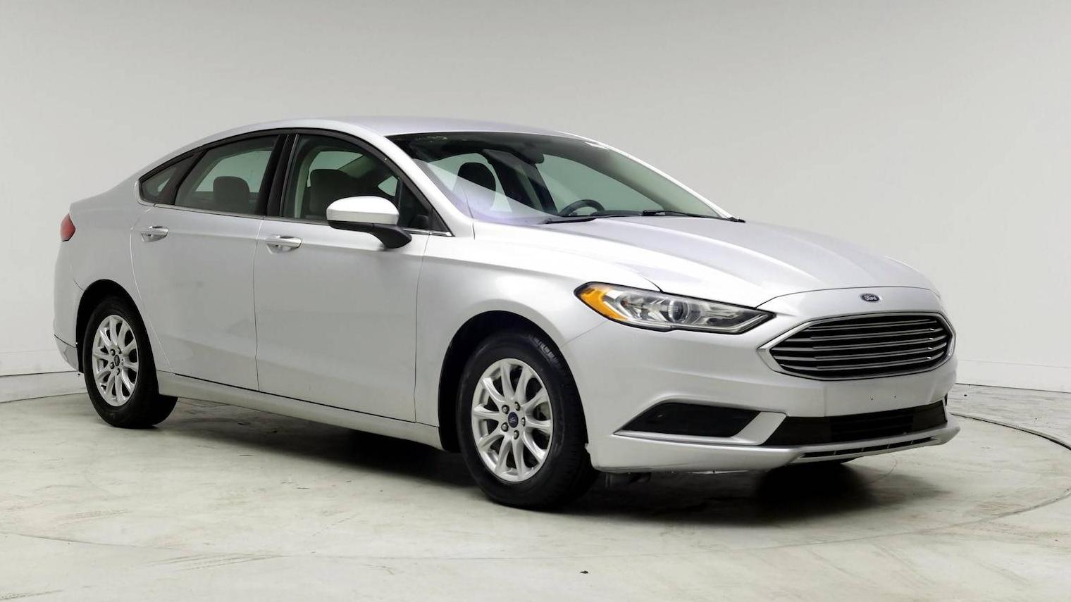 FORD FUSION 2017 3FA6P0G75HR163673 image