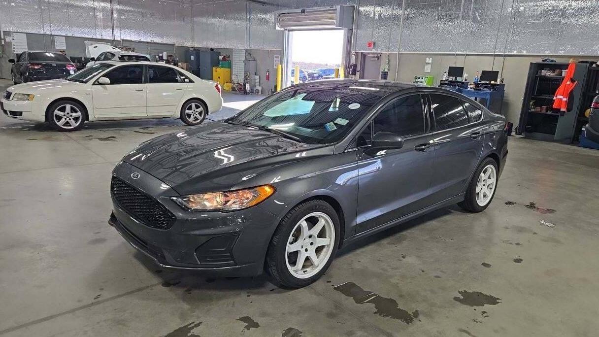 FORD FUSION 2020 3FA6P0HD5LR256657 image