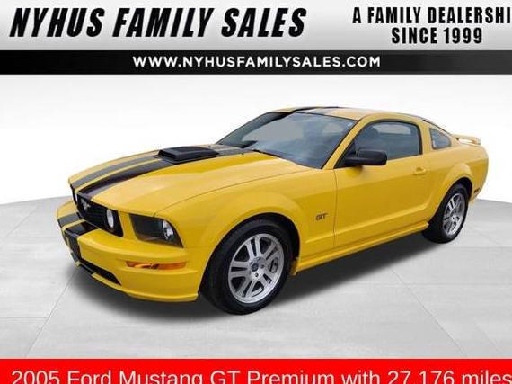FORD MUSTANG 2005 1ZVHT82HX55104417 image