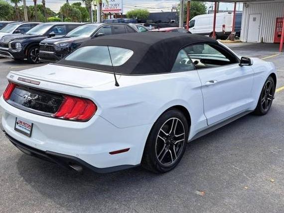 FORD MUSTANG 2022 1FATP8UH1N5120414 image