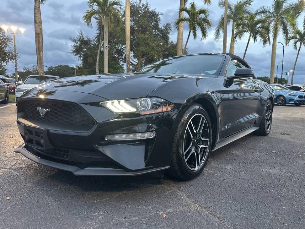 FORD MUSTANG 2022 1FATP8UH3N5115795 image