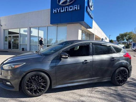 FORD FOCUS 2016 1FADP3L90GL324718 image