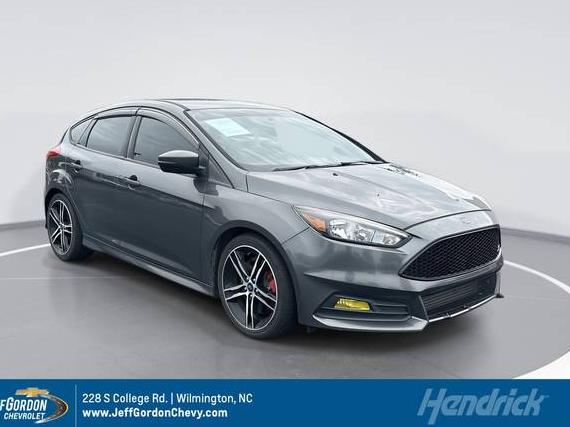 FORD FOCUS 2018 1FADP3L96JL276181 image