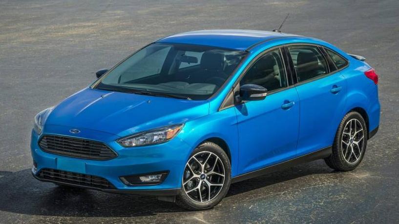 FORD FOCUS 2018 1FADP3F2XJL285271 image