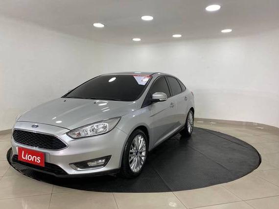 FORD FOCUS 2018 1FADP3FEXJL313161 image