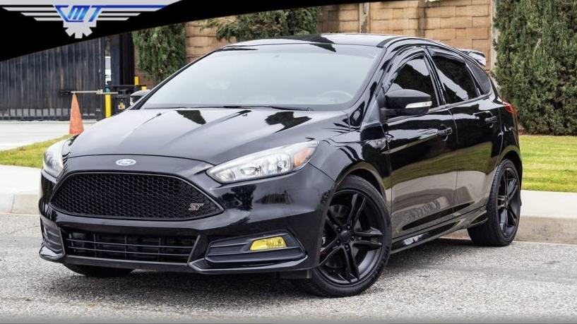 FORD FOCUS 2018 1FADP3L95JL230518 image