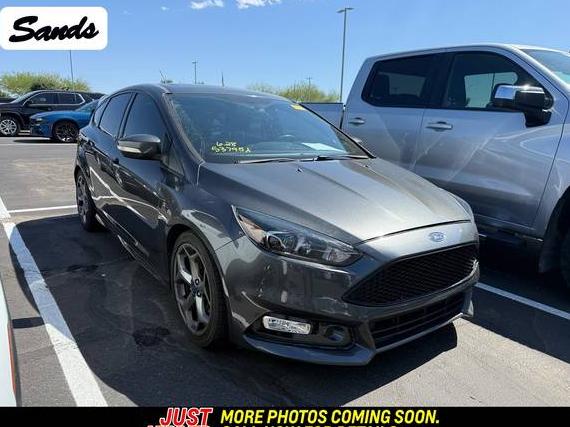 FORD FOCUS 2018 1FADP3L96JL233458 image