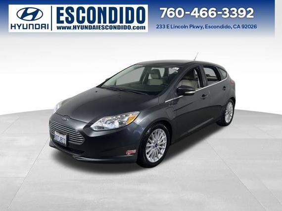 FORD FOCUS 2018 1FADP3R4XJL223995 image
