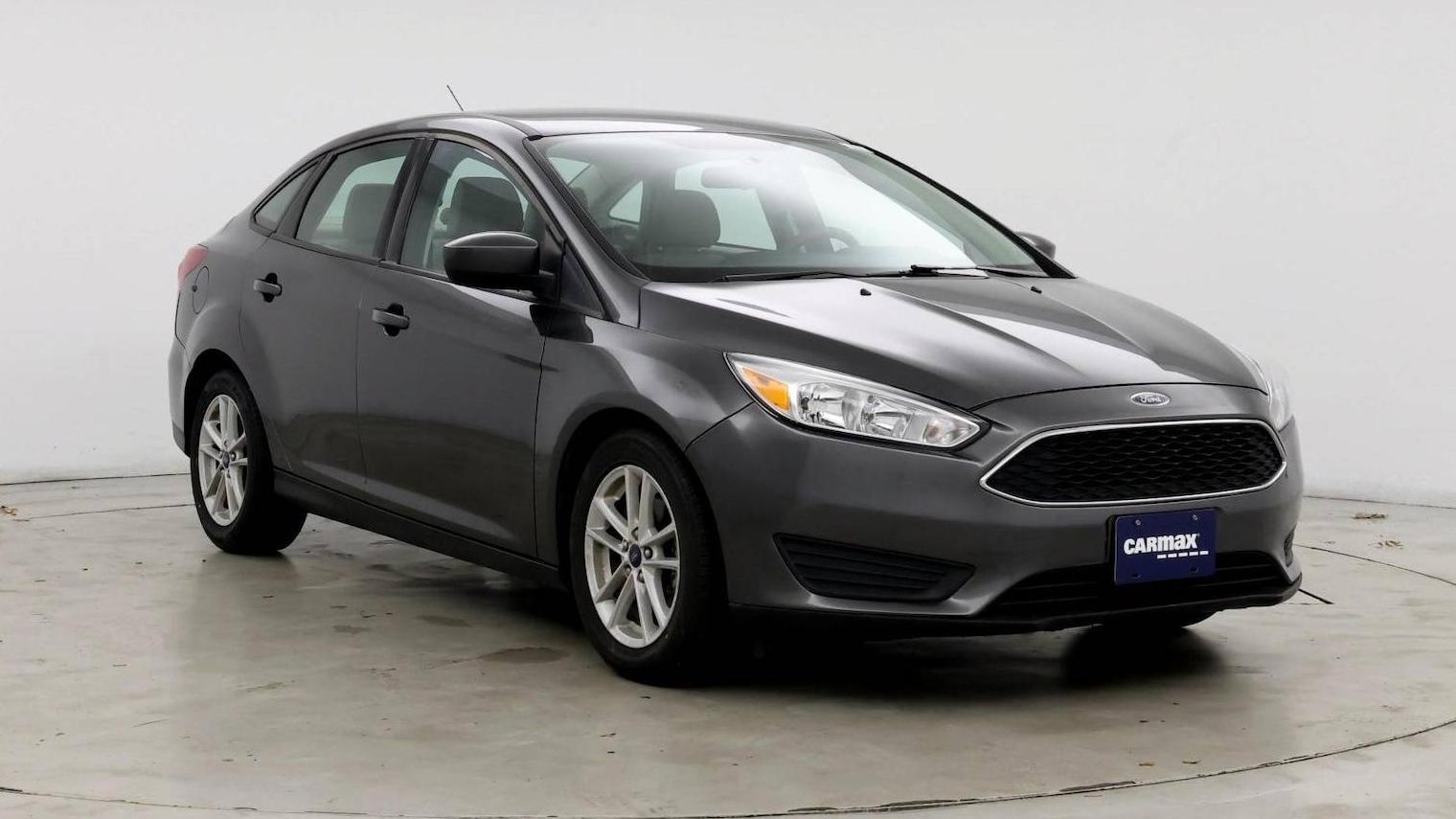 FORD FOCUS 2018 1FADP3F20JL253171 image